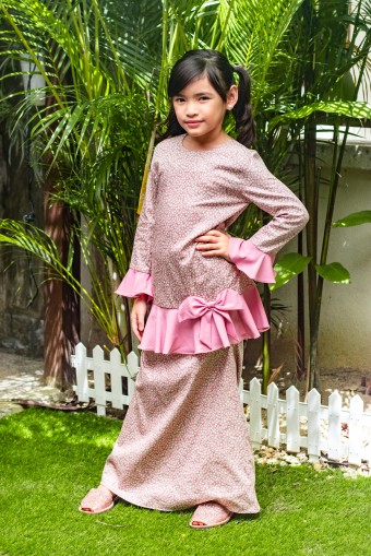 Sophie Bow Kurung in Pearl Pink